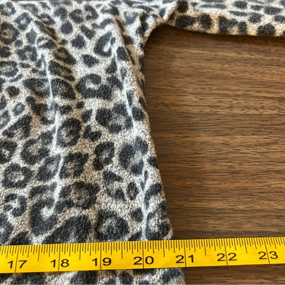 ❤️ White House Black Market Animal Print Cardigan XS - Picture 9 of 12